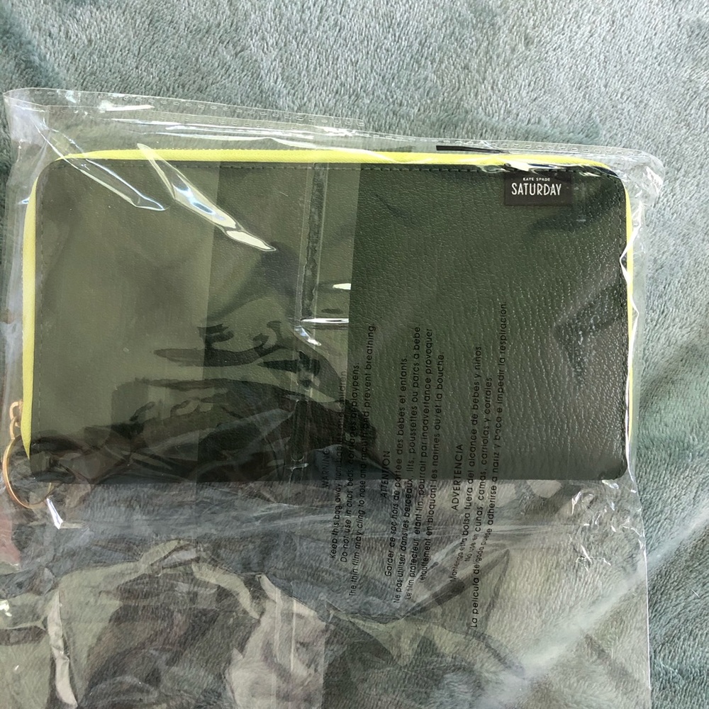 Kate Spade Wallet - Picture 4 of 7
